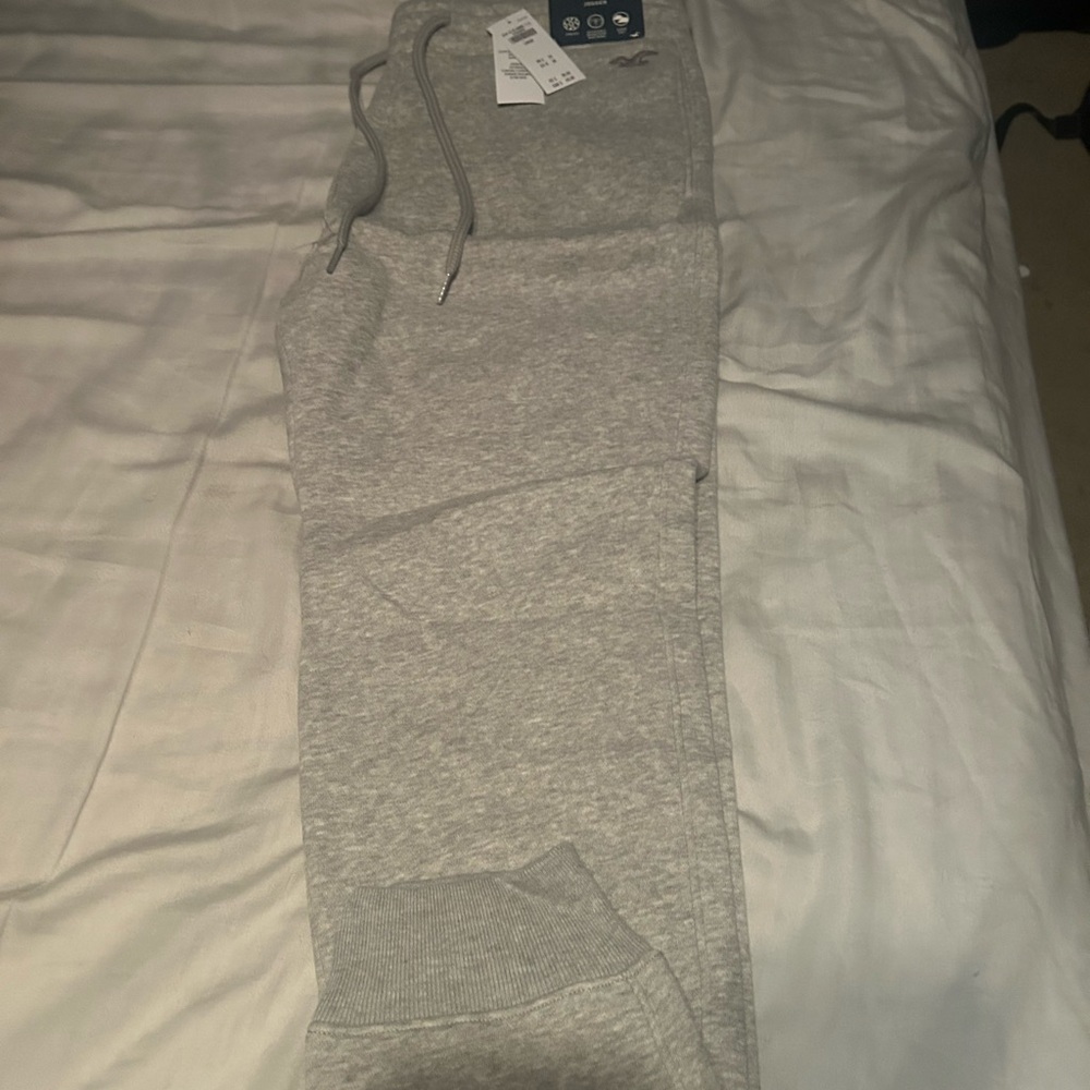 Hollister Light Gray Joggers - Picture 4 of 5